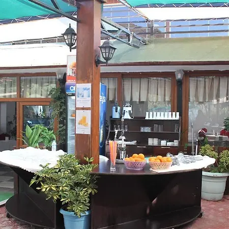 Klados Hotell
